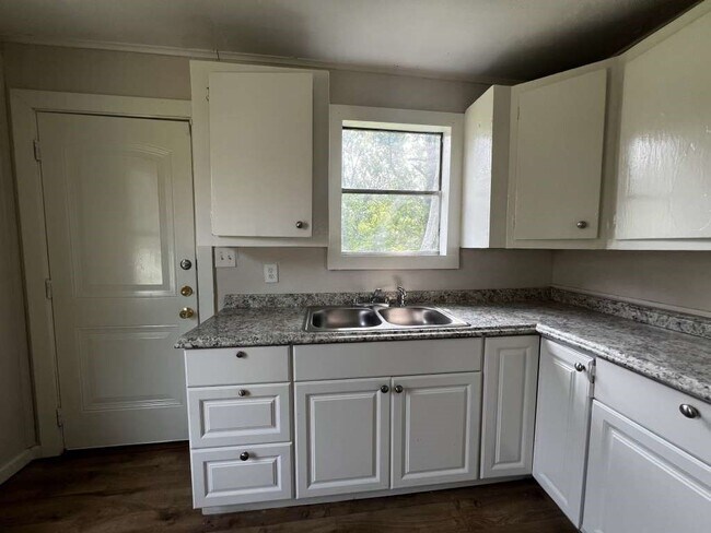 Building Photo - 8606 Prairie View Dr