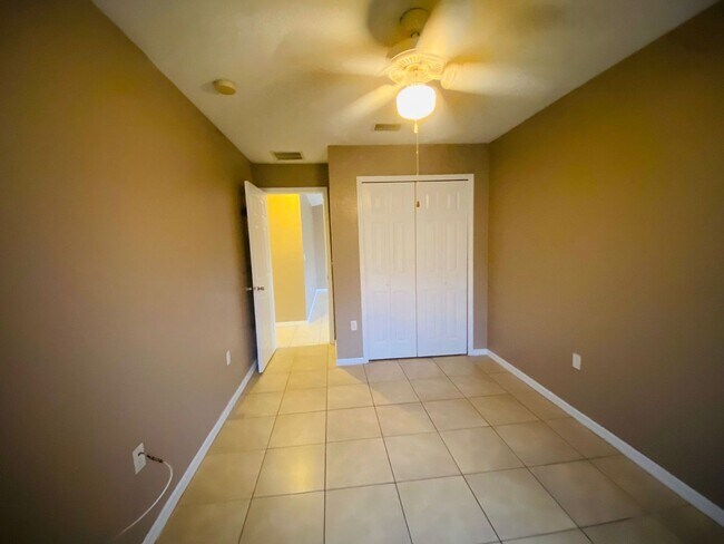 Building Photo - 502 Albatross Dr