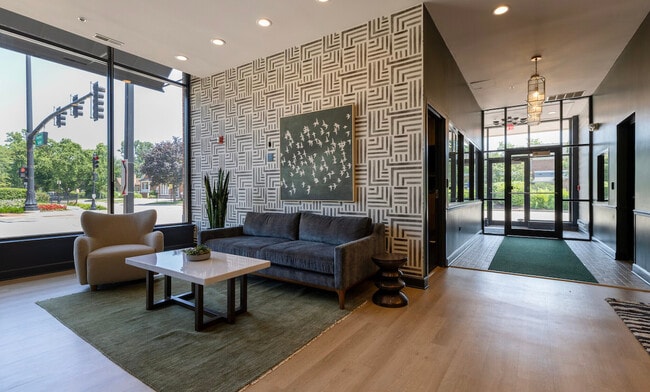 Building Photo - 625 Deerfield Rd