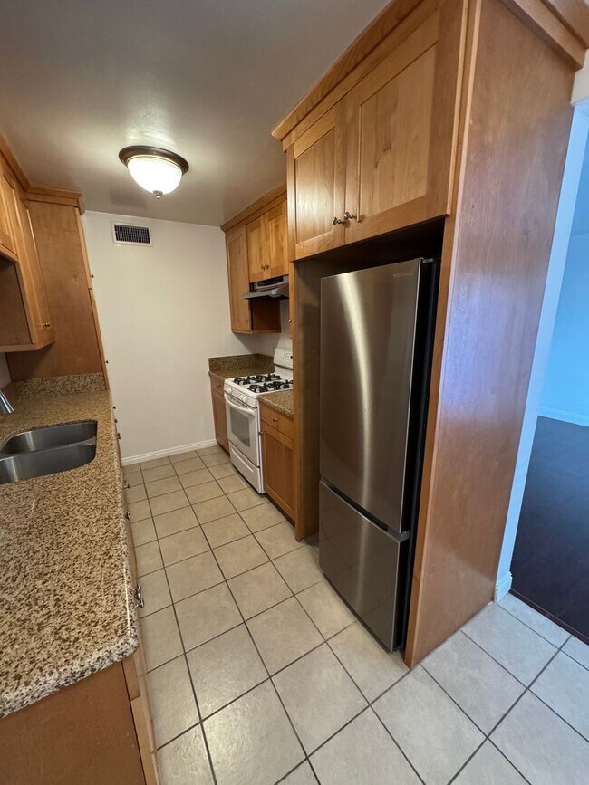 Interior Photo - 218 W Olive St