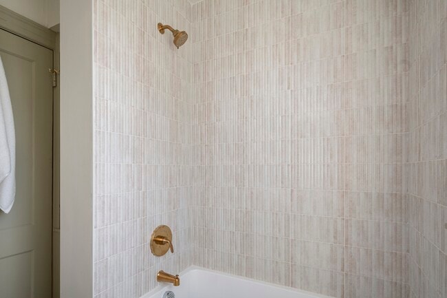 Building Photo - 294 Cole Ave