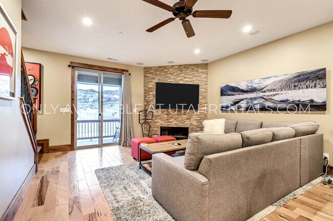 Building Photo - 13412 N Alexis Dr