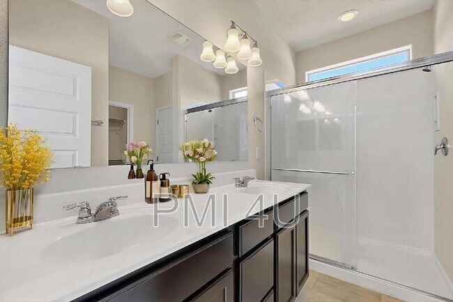 Building Photo - 7110 Overview Rd NE