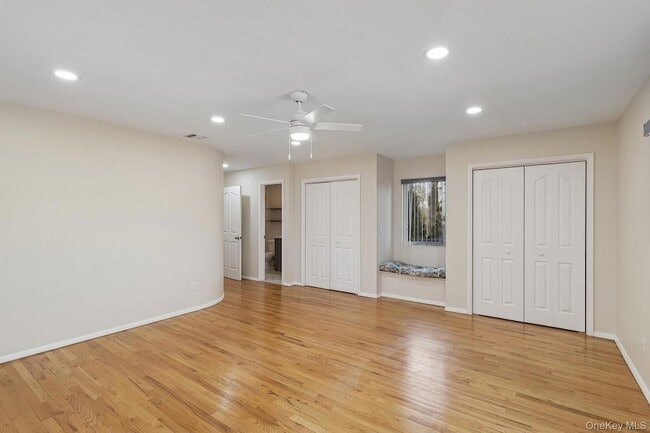 Building Photo - 1 Woodview Way