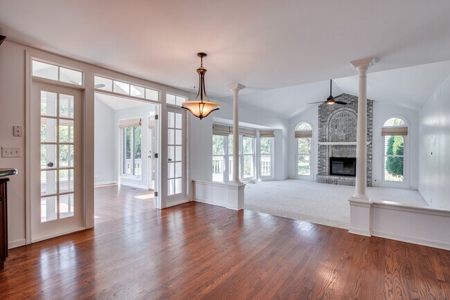 Building Photo - 3631 Falkner Dr