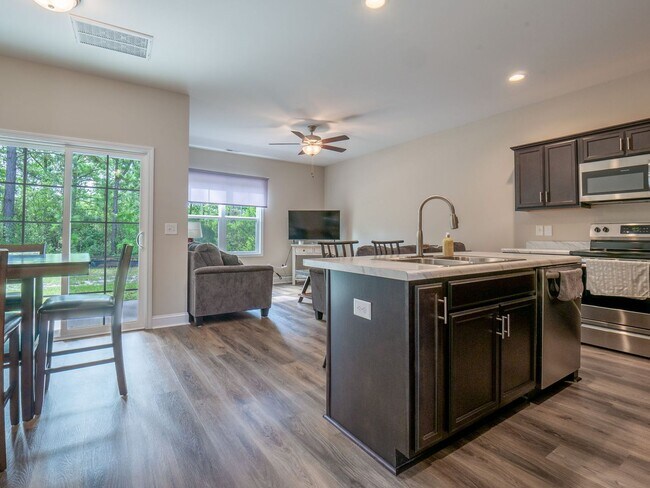 Building Photo - 355 S Stingray Ln
