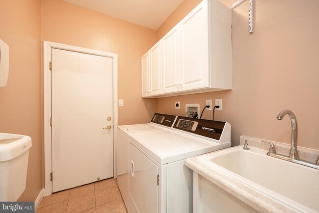 Building Photo - 2917 Cottonwood Ln
