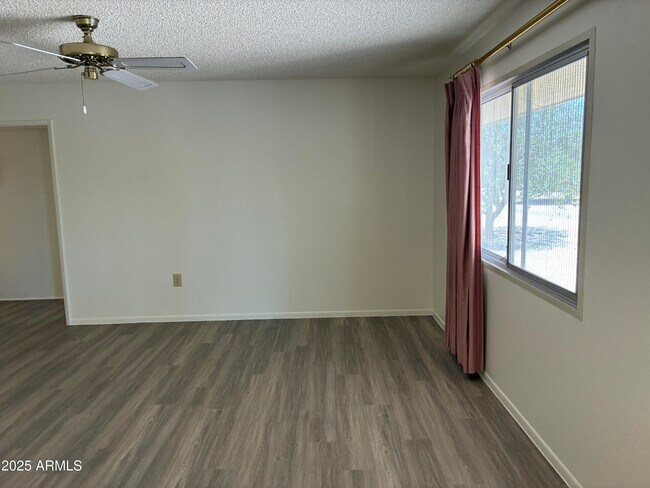 Building Photo - 17807 N 125th Dr