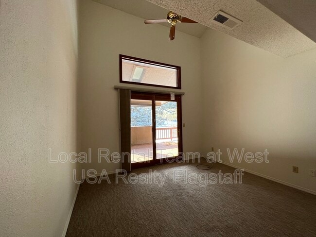 Building Photo - 6311 E Willow Loop