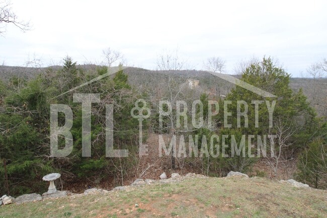 Building Photo - Beautiful 2 Bedroom Duplex with Loft!