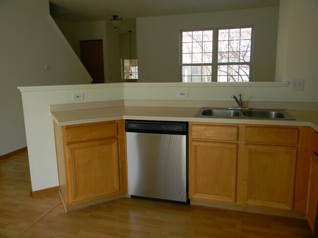 Building Photo - 1542 Sauganash Ct