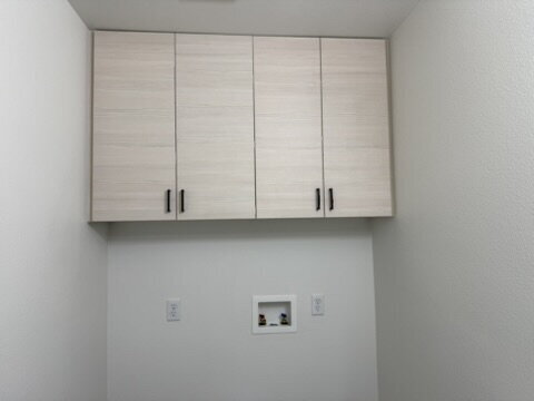 Building Photo - 3 bed 2 bath with garage $1,400 Rent