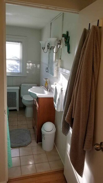 Building Photo - 61 Hillcrest Blvd