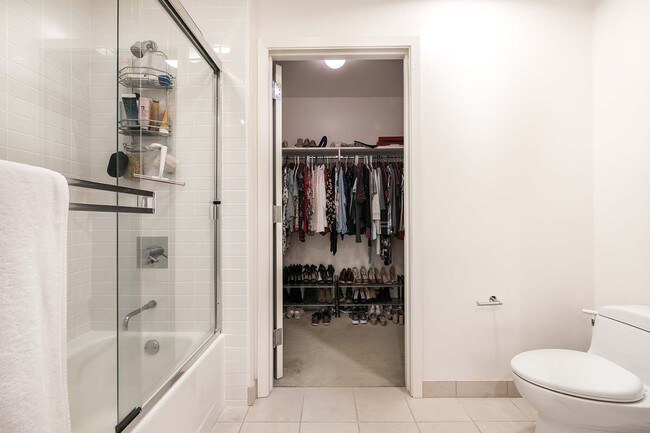 Building Photo - Luxury Condo at Park Terrace