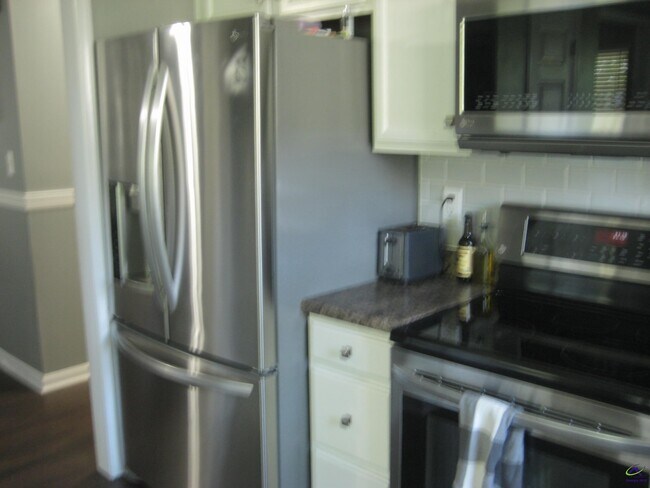 Building Photo - 208 Wray St
