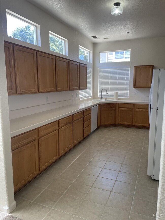 Building Photo - 201 Spur Ridge Ln