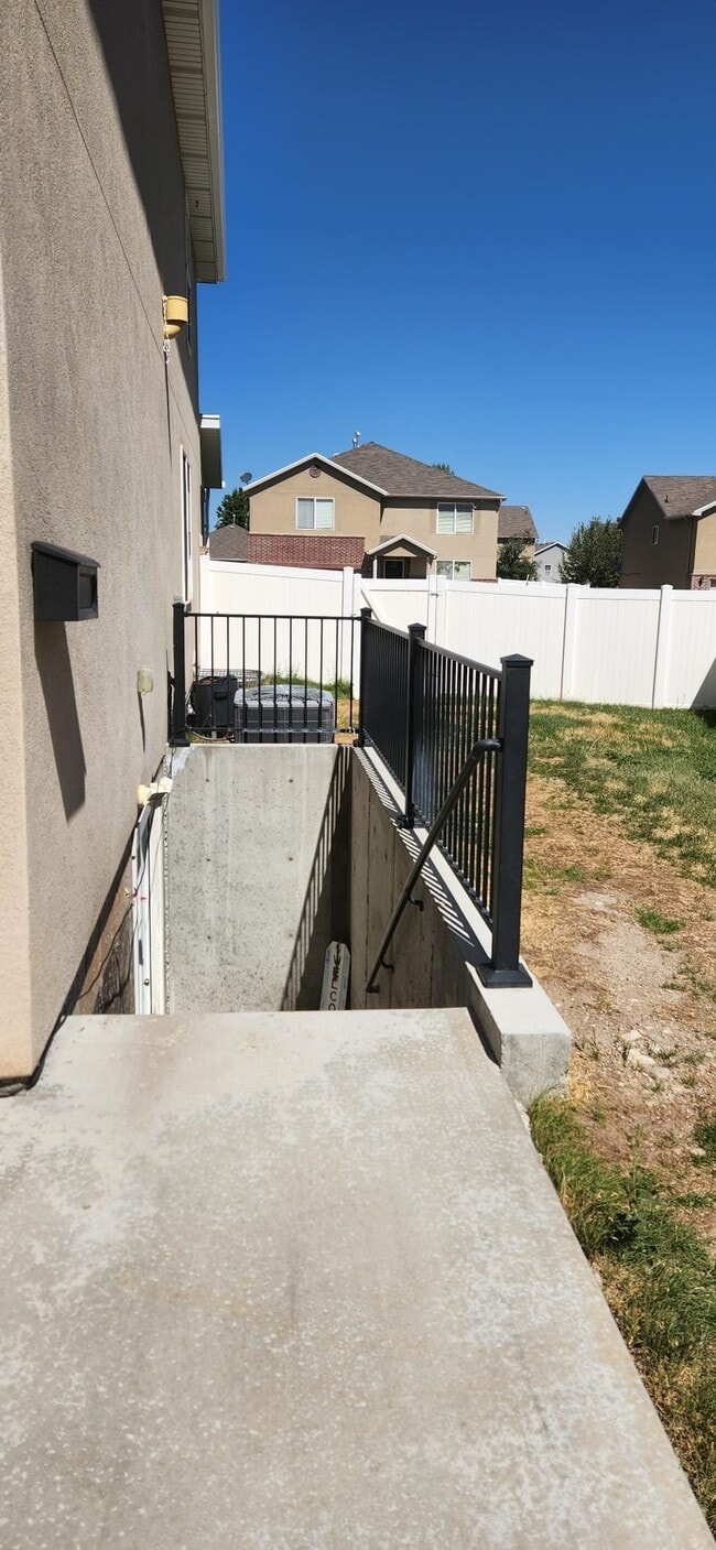 Building Photo - 6647 Dallas Kyle Dr
