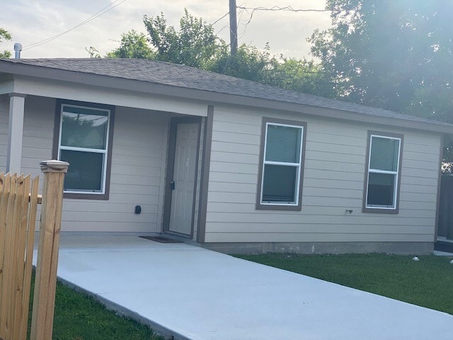 Building Photo - 8119 Glenbrook Dr