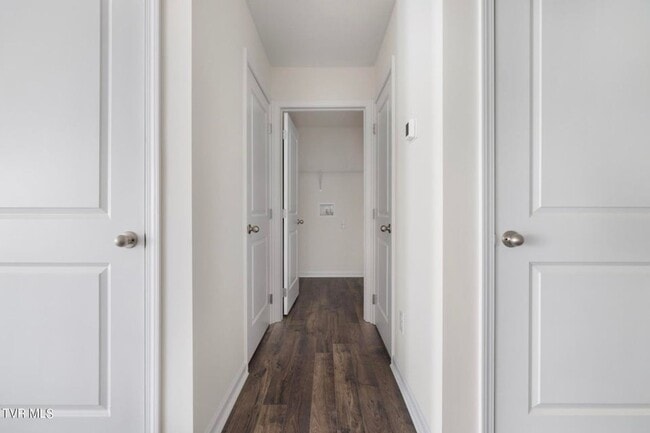 Building Photo - Charming 3-Bedroom Single-Family Home with Modern Comforts in Johnson City