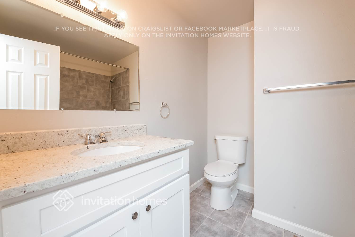 Building Photo - 3760 W 95th Pl