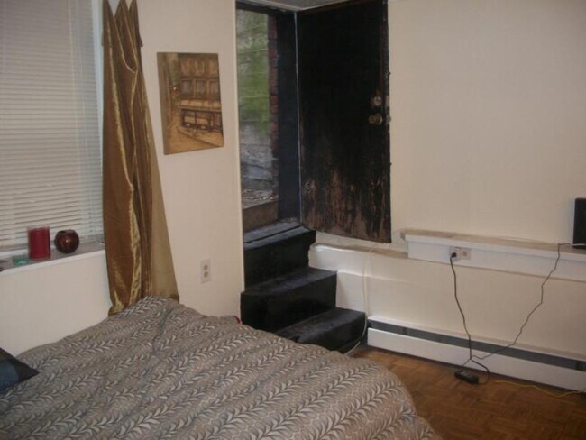 Building Photo - 40 Anderson St