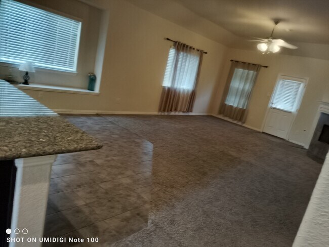 Building Photo - 21354 Somerset Shores Crossing