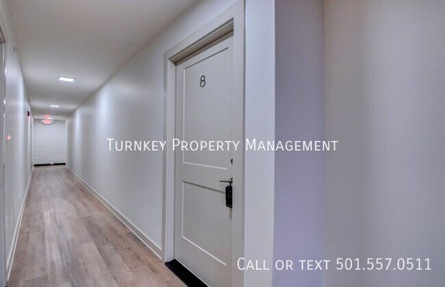 Building Photo - 915 North Street