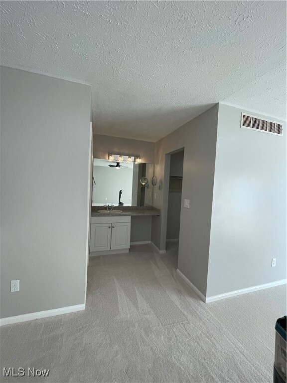 Building Photo - 22257 River Walk Rd