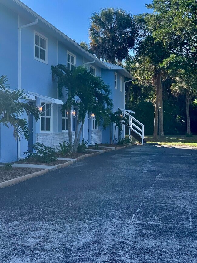 Primary Photo - 4220 NE Indian River Dr