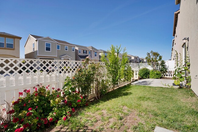 Building Photo - 8154 Laurel Willow Ln