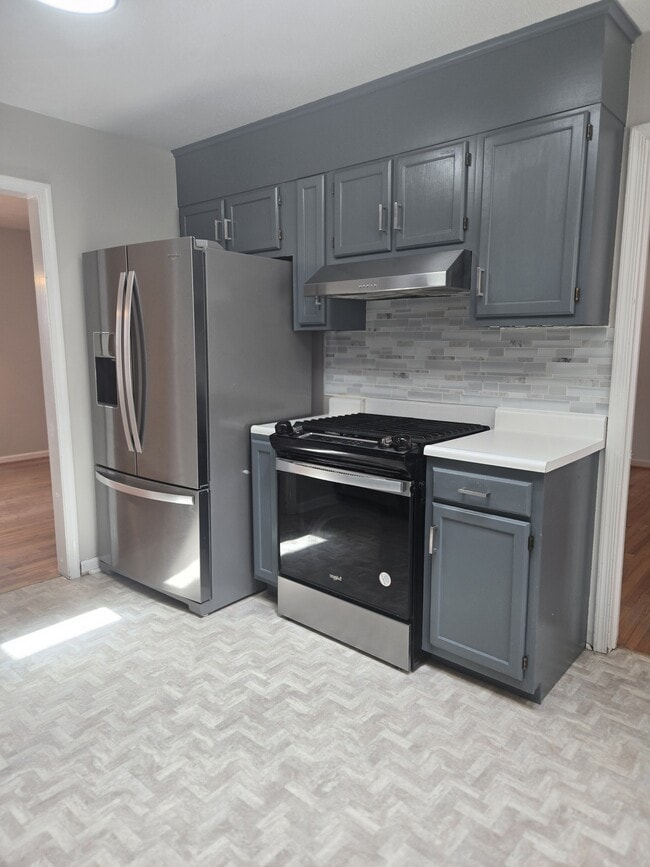 Building Photo - 2439 Dartmouth Dr