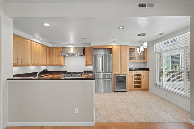 Building Photo - 437 Camille Cir