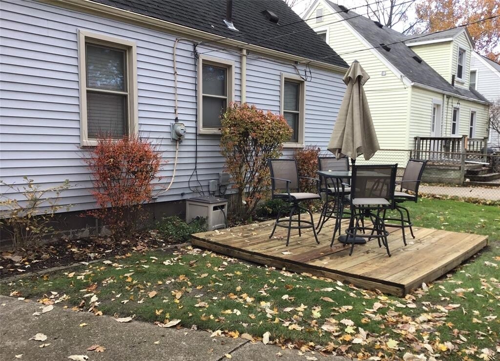 Building Photo - 1316 N Vermont Ave