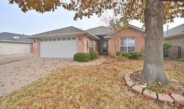 Building Photo - Super Cute 3 Bedroom Home in the Heart of Waxahachie