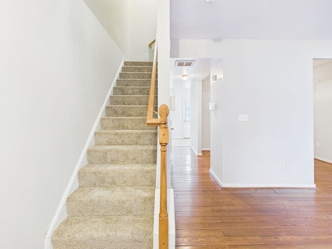 Building Photo - 4715 Milfax Rd