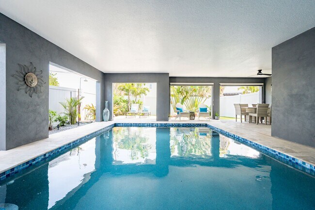 Building Photo - Fully Furnished + Utilities Included Beach...