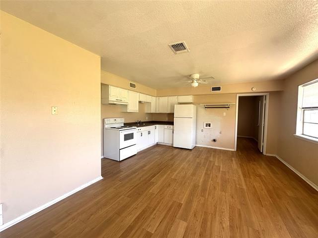 Building Photo - 1808 Spring Lake W