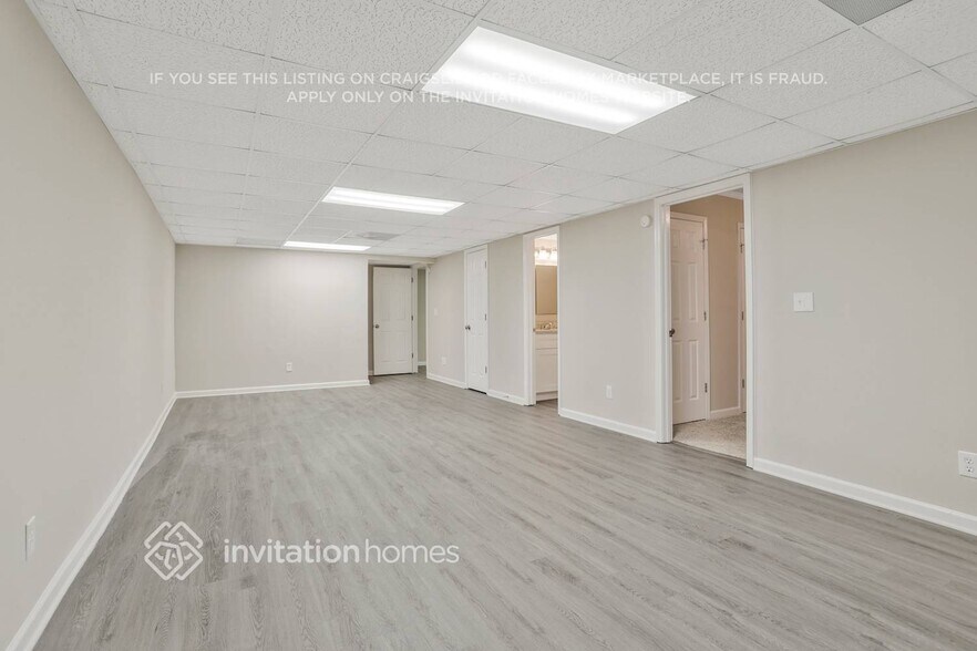 Building Photo - 1020 Indian Way NW