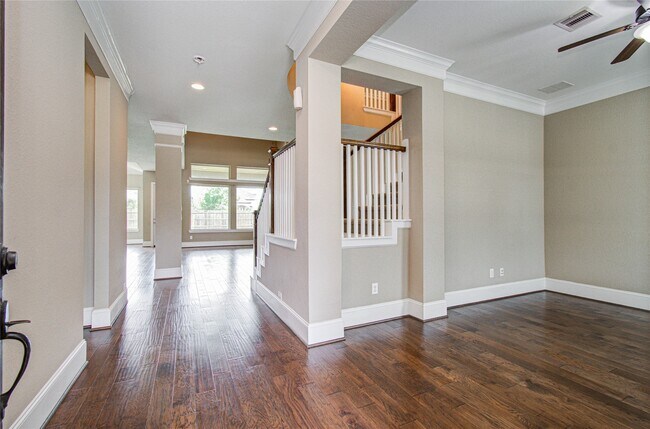 Building Photo - 2403 Orchard Way