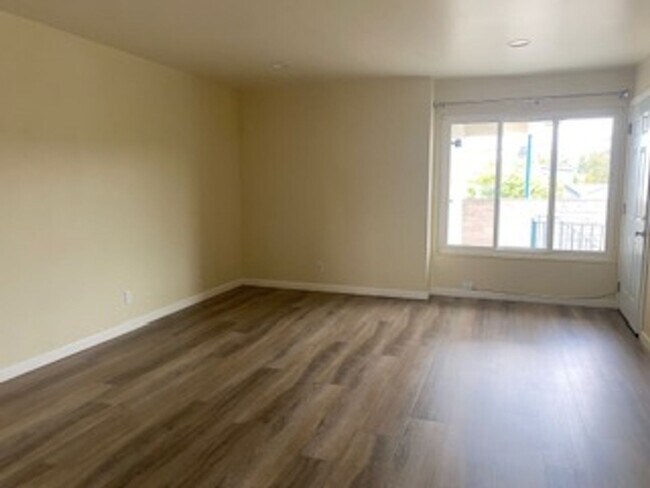 Building Photo - 4216 Nevin Ave