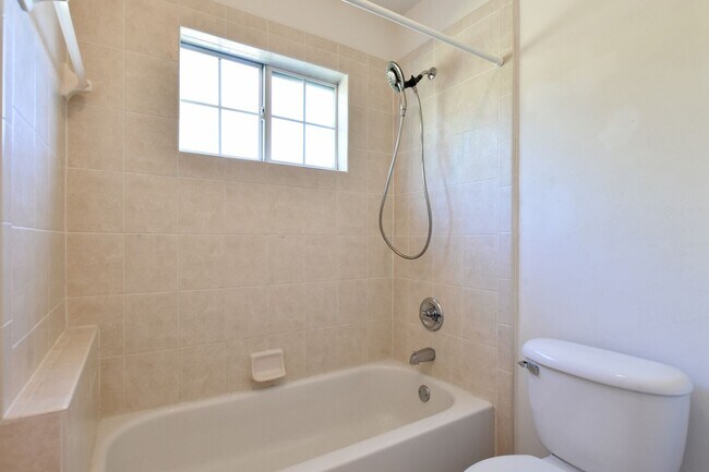 Building Photo - 9892 SW 95th Pl