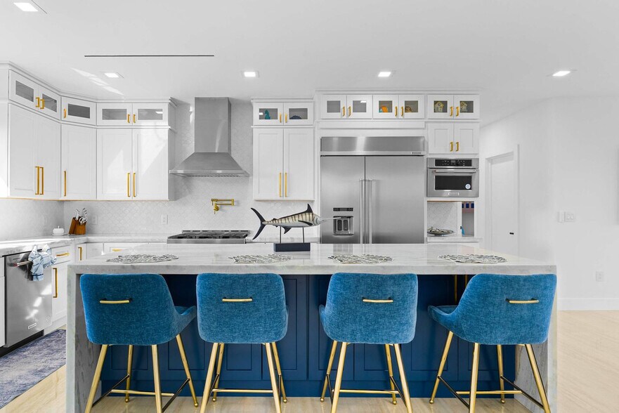 Building Photo - 136 Coco Plum Dr