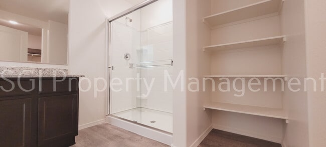 Building Photo - 1543 E Inouye Dr