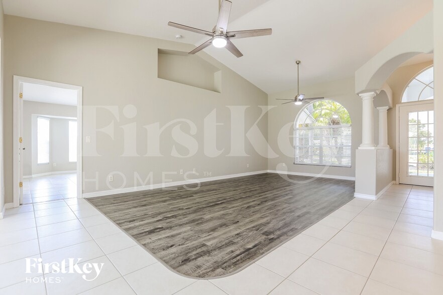 Building Photo - 25284 Zodiac Ln