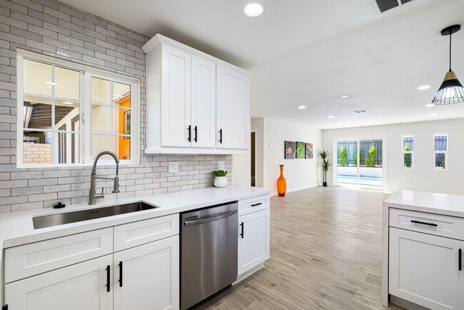 Building Photo - 52885 Avenida Carranza