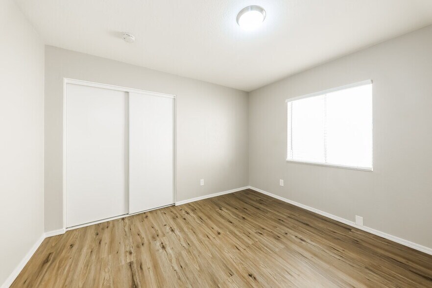 Building Photo - 4124 N 106th Ave