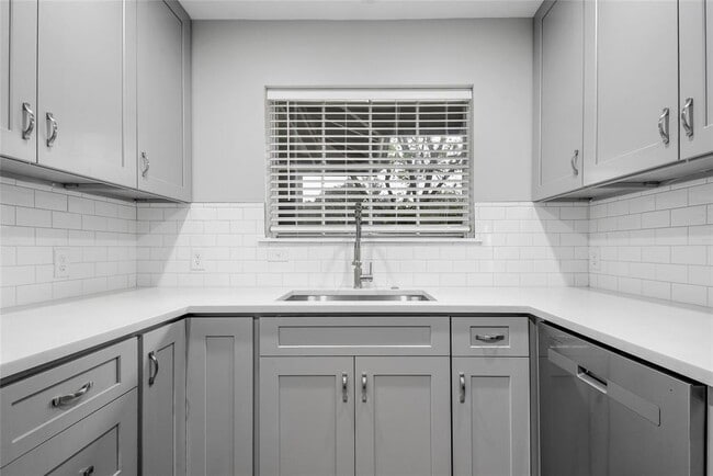 Building Photo - 5803 Lewood Dr