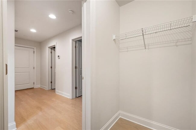 Building Photo - 2350 Melina Pl