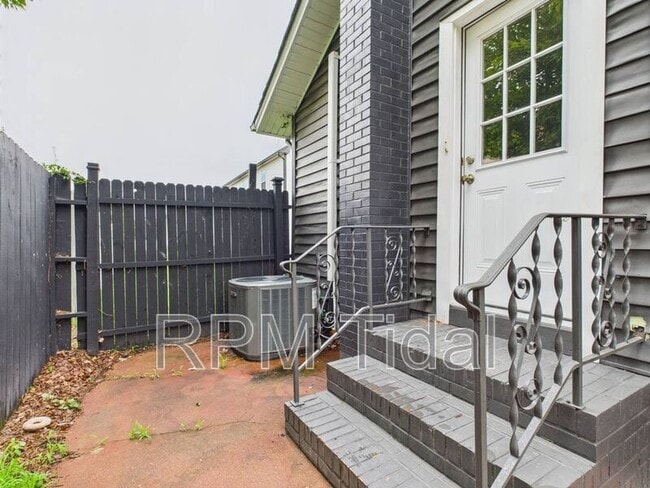 Building Photo - 55 Franktown Rd