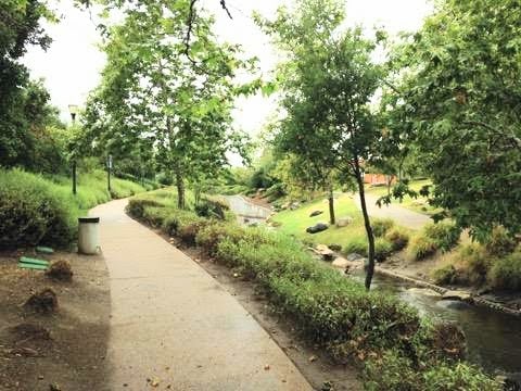 Building Photo - 320 Park Ave